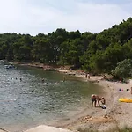 Mobile Home- Fish Huts And Orange Huts Premantura