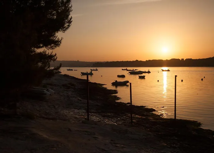 Mobile Home- Fish Huts And Orange Huts Apartman *