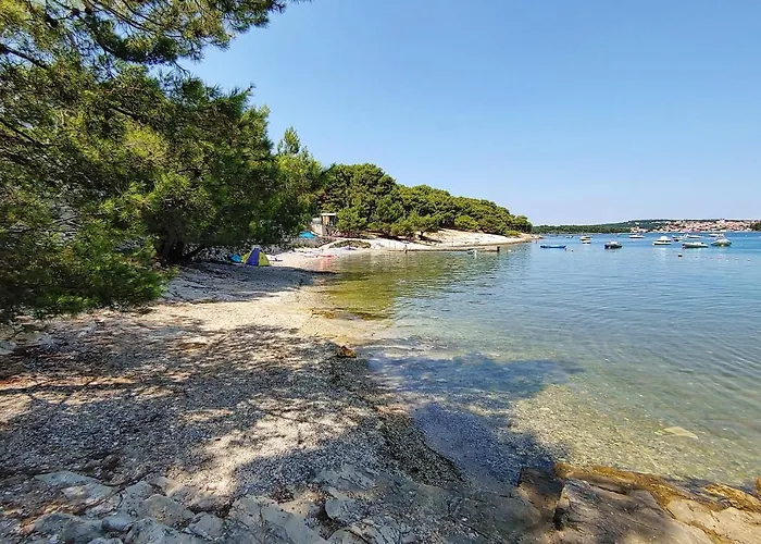Apartman Mobile Home- Fish Huts And Orange Huts
