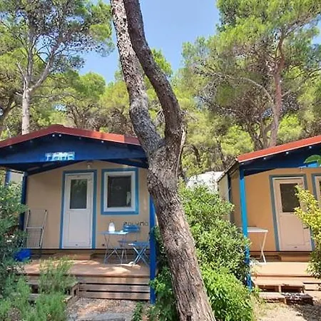 Mobile - Fish Huts And Orange Huts With Shared Bathroom *