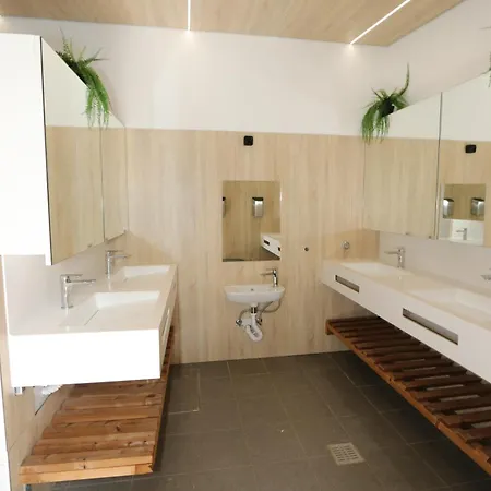 Apartment Mobile Home - Fish Huts And Orange Huts With Shared Bathroom Premantura